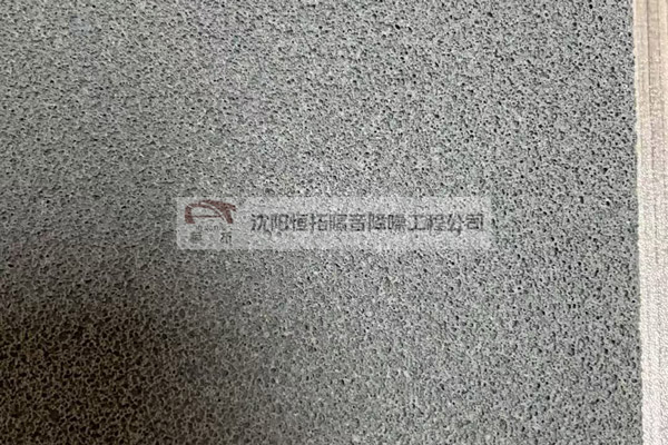 消音降噪材料應(yīng)用在哪些領(lǐng)域？工業(yè)、建筑與家用場(chǎng)景解析